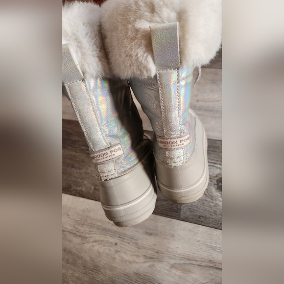 London Fog Girls Bell Court Warm Lined Boots- Iridescent/Silver - Picture 6 of 7
